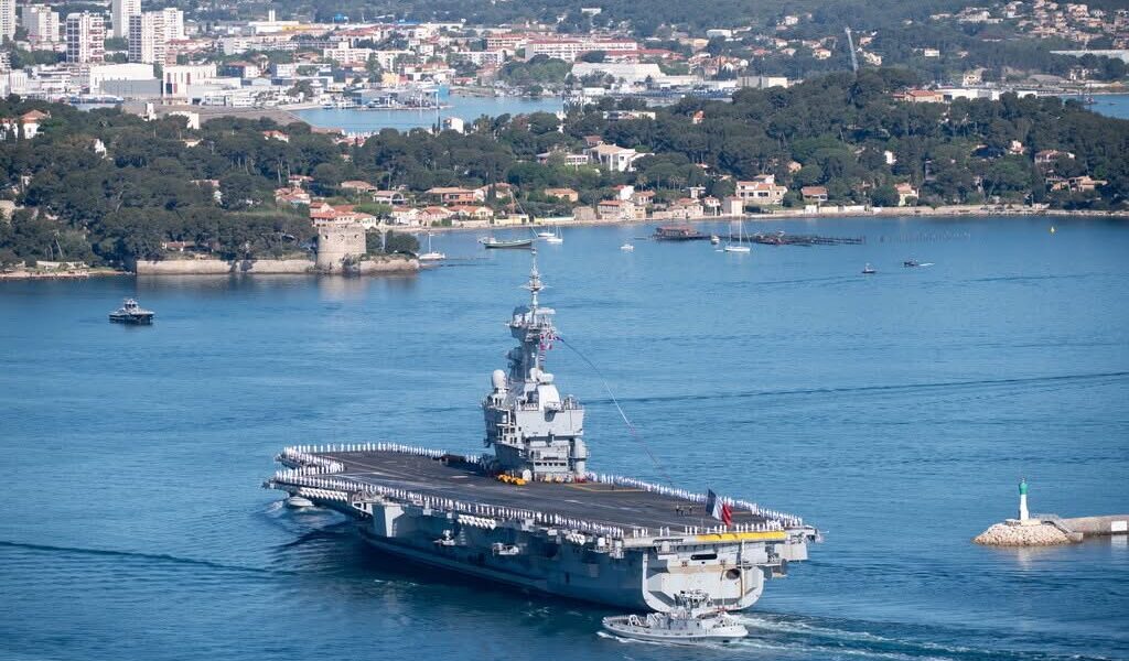 NAVIRE AMIRAL CHARLES DE GAULLE